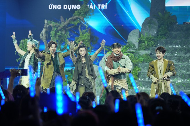 Anh trai “Say hi” 2025 Tập 11: đội Vũ Cát Tường được kỳ vọng bùng nổ tại Live Stage 4 nhờ màn kết hợp với “nóc nhà” - Ảnh 3.