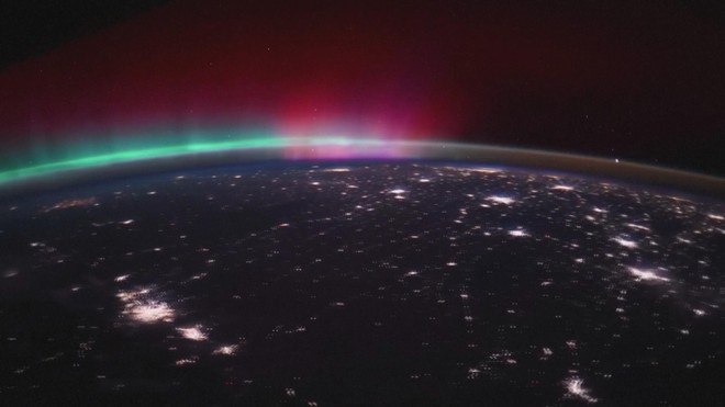 Ngắm Bắc Cực quang từ trạm Không gian Quốc tế ISS  - Ảnh 2.
