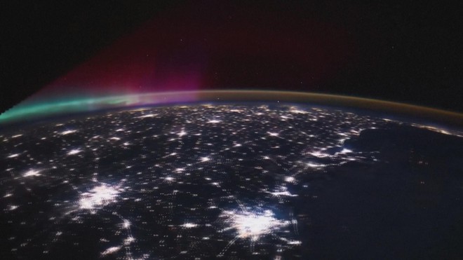 Ngắm Bắc Cực quang từ trạm Không gian Quốc tế ISS  - Ảnh 3.