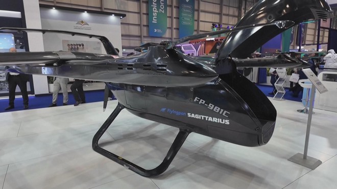 Taxi bay gây chú ý tạ triễn lãm Hàng không Dubai 2025 - Ảnh 4.