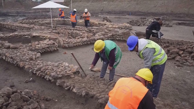 Phát hiện quan tài La Mã 1.700 năm tuổi - Ảnh 1.