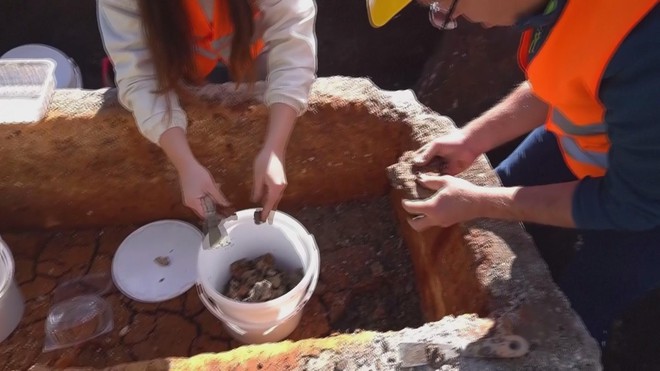 Phát hiện quan tài La Mã 1.700 năm tuổi - Ảnh 3.