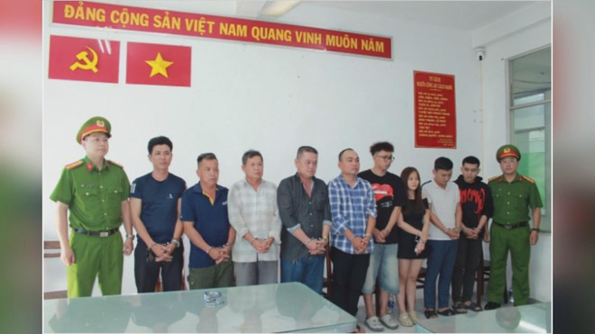 60 Giây ngày 22/11/2025 I Truy tố nhóm người khiêng quan tài diễu phố để quay TikTok tại TP. Hồ Chí Minh - Ảnh 6.