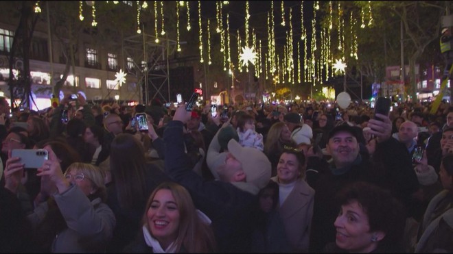 Tây Ban Nha và Bồ Đào Nha chuẩn bị cho mùa Giáng sinh- Ảnh 4.