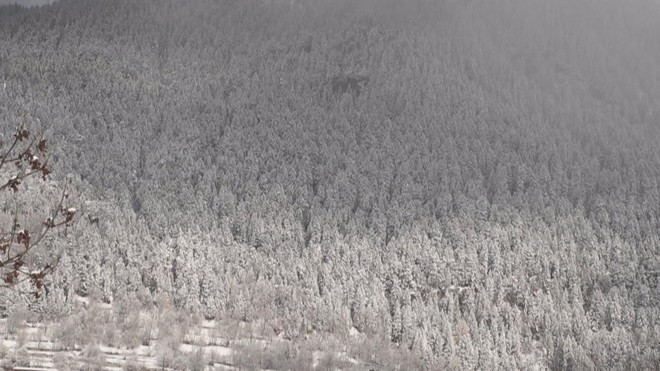 Tuyết phủ trắng dãy Alpes thuộc Pháp giữa mùa thu- Ảnh 2. Tuyết phủ trắng dãy Alpes thuộc Pháp giữa mùa thu- Ảnh 2.