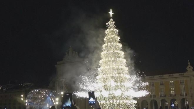 Tây Ban Nha và Bồ Đào Nha chuẩn bị cho mùa Giáng sinh- Ảnh 3.