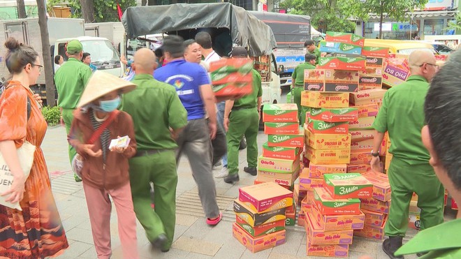 Nghĩa đồng bào, triệu trái tim hướng về miền Trung thương yêu- Ảnh 4.