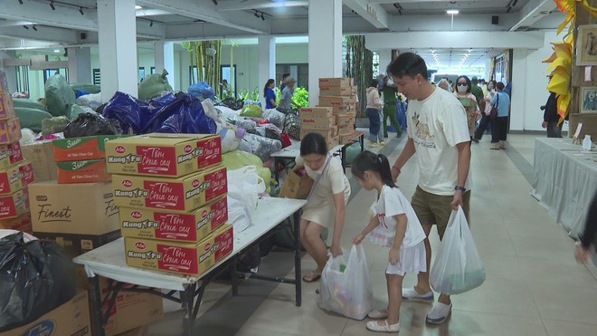 Nghĩa đồng bào, triệu trái tim hướng về miền Trung thương yêu- Ảnh 5.