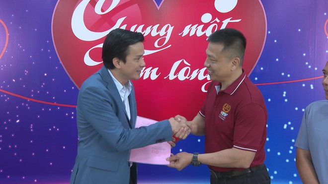 Người dân TP. Hồ Chí Minh góp yêu thương vào quỹ “Chung một tấm lòng”- Ảnh 4.