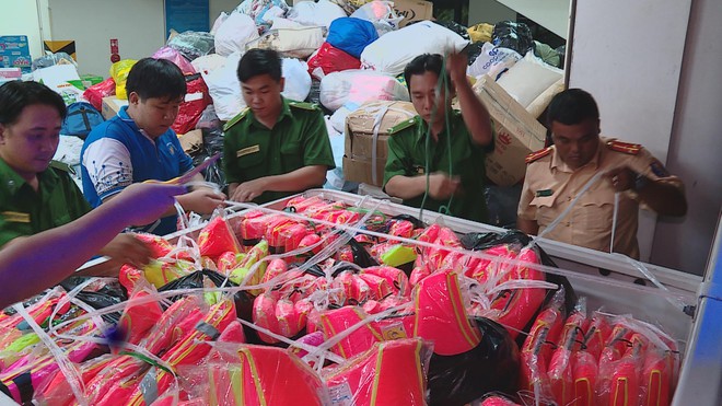 Nghĩa đồng bào, triệu trái tim hướng về miền Trung thương yêu- Ảnh 8.