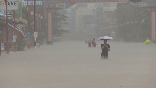 Mưa lũ lịch sử càn quét Thái Lan - Malaysia: Hat Yai hứng chịu lượng mưa cao nhất 300 năm - Ảnh 3.