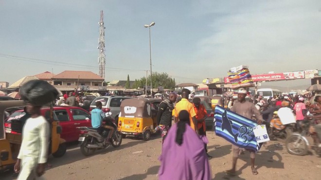 Nigeria: Hơn 300 người bị bắt cóc, chính quyền đóng cửa hàng loạt trường học - Ảnh 3.