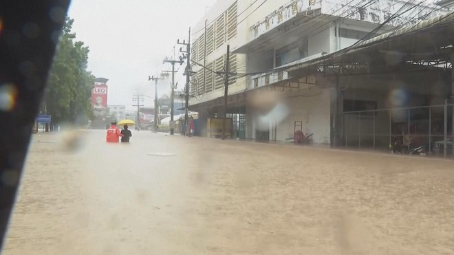 Mưa lũ lịch sử càn quét Thái Lan - Malaysia: Hat Yai hứng chịu lượng mưa cao nhất 300 năm - Ảnh 6.