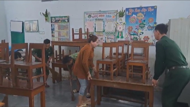 Khánh Hòa: Tiếp nhận hàng trăm tấn hàng hỗ trợ người dân ảnh hưởng bởi lũ lụt  - Ảnh 7.