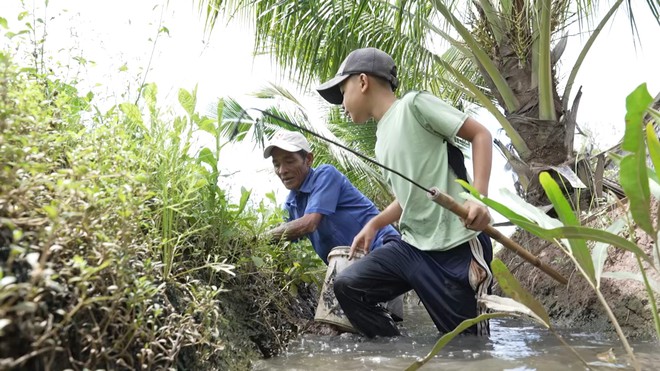 Đạt Bảo: Cậu bé 11 tuổi gồng mình mạnh mẽ giữa thiếu thốn - Mái ấm gia đình Việt - Ảnh 3.