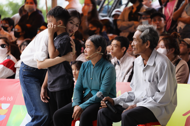 Đạt Bảo: Cậu bé 11 tuổi gồng mình mạnh mẽ giữa thiếu thốn - Mái ấm gia đình Việt - Ảnh 11.