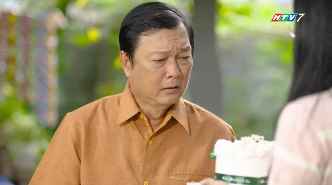 Một ngày bất ổn của ông chú bán bánh mì phá lấu - Lẹ không trễ tàu - Ảnh 4.