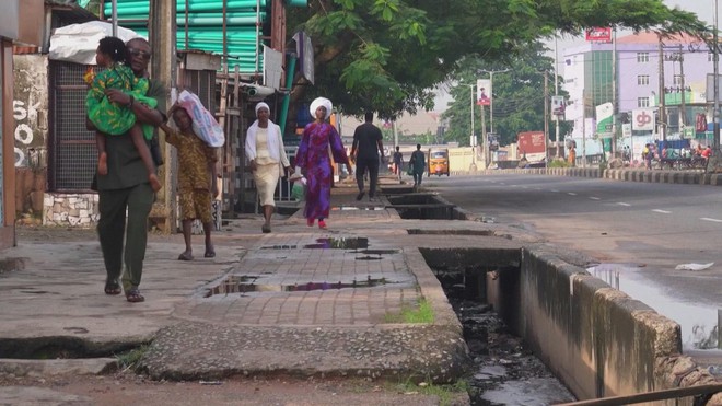 Nigeria: Hơn 300 người bị bắt cóc, chính quyền đóng cửa hàng loạt trường học - Ảnh 4.