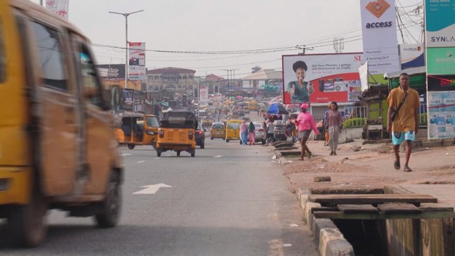 Nigeria: Hơn 300 người bị bắt cóc, chính quyền đóng cửa hàng loạt trường học - Ảnh 1.