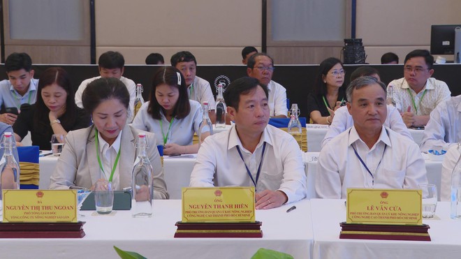 Nông nghiệp công nghệ cao: Giải pháp chiến lược trước thách thức biến đổi khí hậu - Ảnh 2.