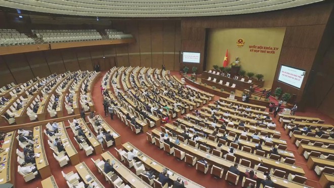 Quốc hội quyên góp hỗ trợ nhân dân vùng bị bão lũ - Ảnh 1.