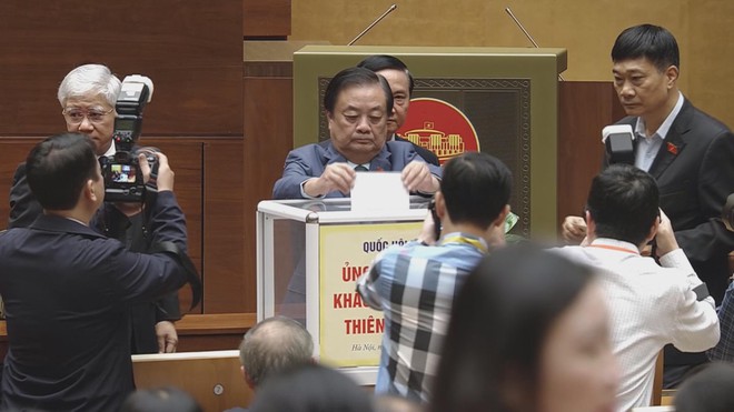 Quốc hội quyên góp hỗ trợ nhân dân vùng bị bão lũ - Ảnh 6.