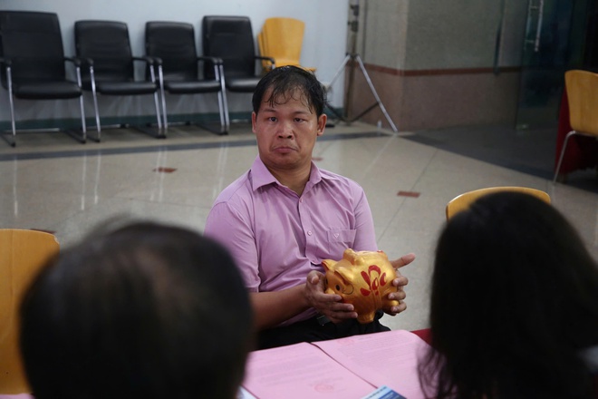 Tình người vượt nghịch cảnh: Hai chàng thanh niên khuyết tật "Chung một tấm lòng: Vì miền Trung thương yêu"!- Ảnh 2.