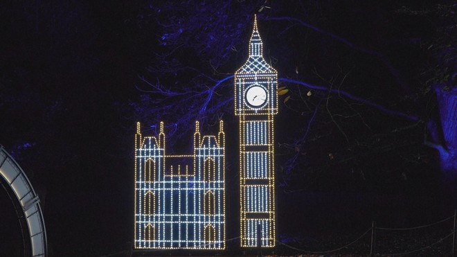 Xứ sở Neverland thắp sáng mùa Giáng sinh tại Anh - Ảnh 3.