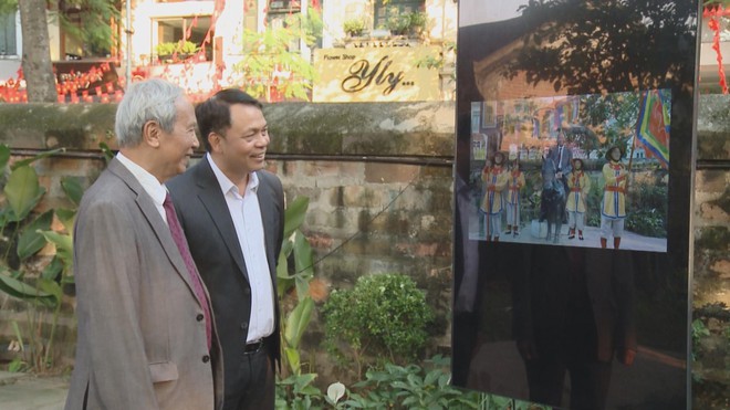 Trải nghiệm di sản số “Việt Nam diệu sử” tại Văn Miếu Quốc Tử Giám - Ảnh 3.