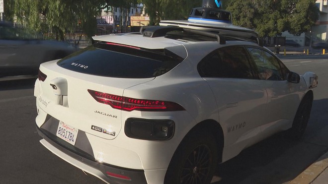 Mỹ: Taxi tự lái lăn bánh trên đường cao tốc California - Ảnh 5.