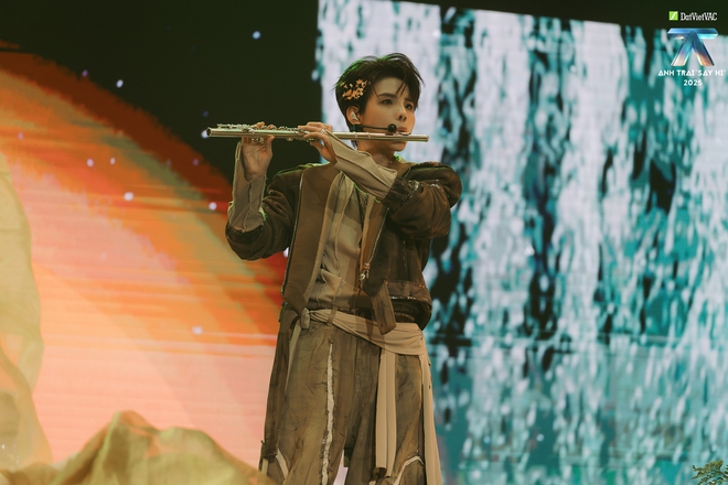 Vũ Cát Tường thực hiện lời hứa đưa nhạc cụ dân tộc vào Anh trai “Say hi” - Ảnh 6.