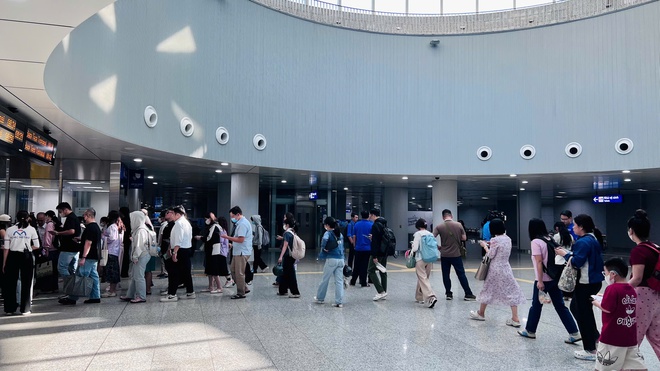 Metro Số 1 phối hợp HTV triển khai 14 điểm tiếp nhận “Chung một tấm lòng” tại các ga metro - Ảnh 3.