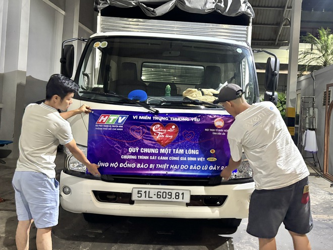 Những chuyến xe nghĩa tình "Chung một tấm lòng: Vì miền Trung thương yêu"! - Ảnh 2.