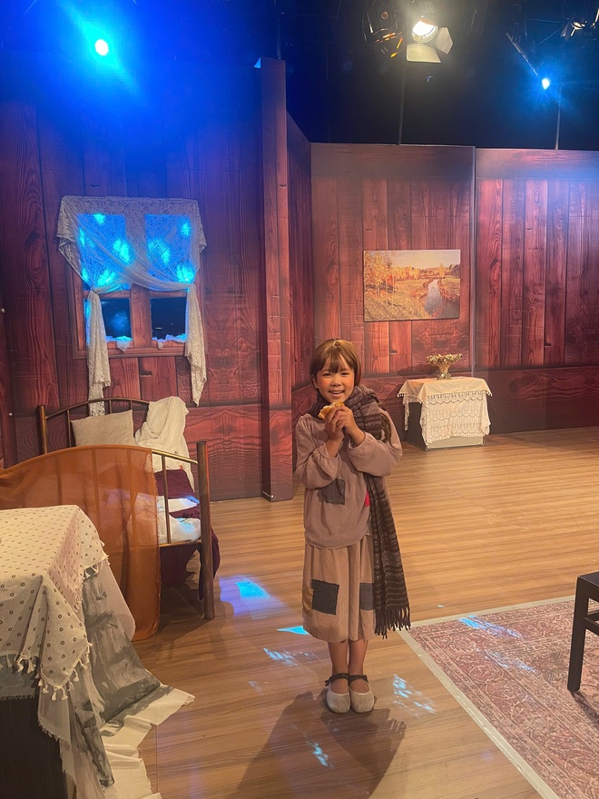 Hô biến: Helen Vũ hóa thân thành "Cô bé bán diêm" đầy cảm xúc- Ảnh 5.