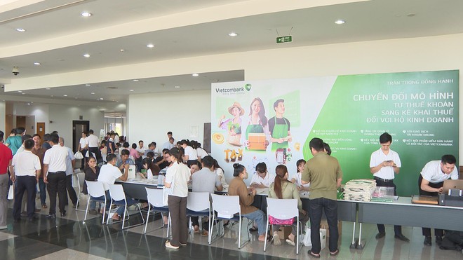 Ngành thuế TP. Hồ Chí Minh đẩy mạnh hướng dẫn thực hiện chính sách thuế mới cho hộ kinh doanh - Ảnh 10.