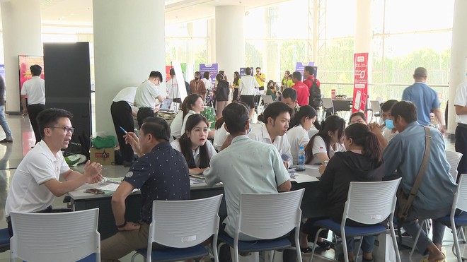 Ngành thuế TP. Hồ Chí Minh đẩy mạnh hướng dẫn thực hiện chính sách thuế mới cho hộ kinh doanh - Ảnh 11.