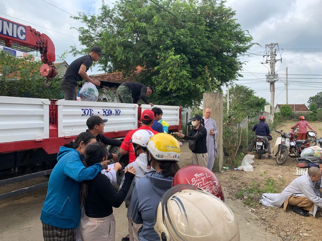 “Cùng em tới trường” - Sẻ chia từ TP. Hồ Chí Minh đến học sinh vùng lũ  - Ảnh 7.