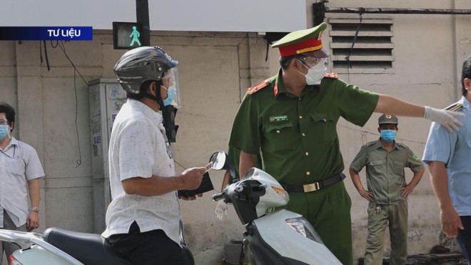Thời sự HTV ngày 3/11/2025 | TP. Hồ Chí Minh lấy ý kiến người dân về công trình biểu tượng “Chung sức, đồng lòng vượt qua đại dịch COVID-19” - Ảnh 2.