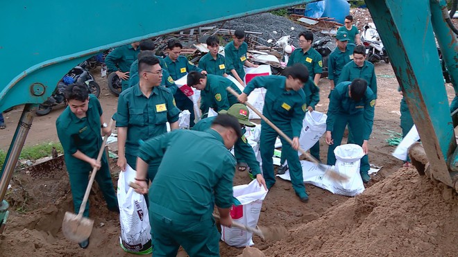 Thời sự HTV ngày 3/11/2025 | TP. Hồ Chí Minh lấy ý kiến người dân về công trình biểu tượng “Chung sức, đồng lòng vượt qua đại dịch COVID-19” - Ảnh 8.