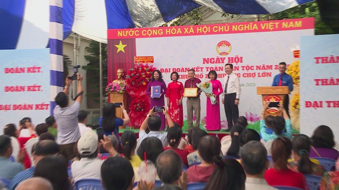 Ngày hội đại đoàn kết toàn dân tộc tại phường Chợ Lớn: Phát huy tinh thần đoàn kết - Ảnh 6.