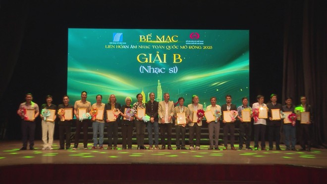 Nhiều sắc màu trong đêm bế mạc Liên hoan Âm nhạc Toàn quốc mở rộng 2025 - Ảnh 4.