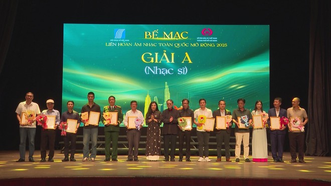 Nhiều sắc màu trong đêm bế mạc Liên hoan Âm nhạc Toàn quốc mở rộng 2025 - Ảnh 3.