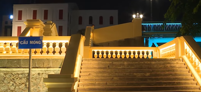 Nhiều di sản kiến trúc tại trung tâm TP. Hồ Chí Minh khoác "áo ánh sáng" rực rỡ - Ảnh 2.