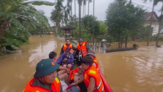 Chương trình 60 Giây ngày 4/11/2025 I TP. Hồ Chí Minh nguy cơ ngập nặng do triều cường kết hợp mưa lớn - Ảnh 5.