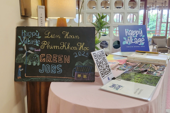 Chuyến tàu mùa thu: Từ đại sứ đến điều phối tại Liên hoan phim khoa học 2025- Ảnh 11. Chuyến tàu mùa thu: Từ đại sứ đến điều phối tại Liên hoan phim khoa học 2025 - Ảnh 11.