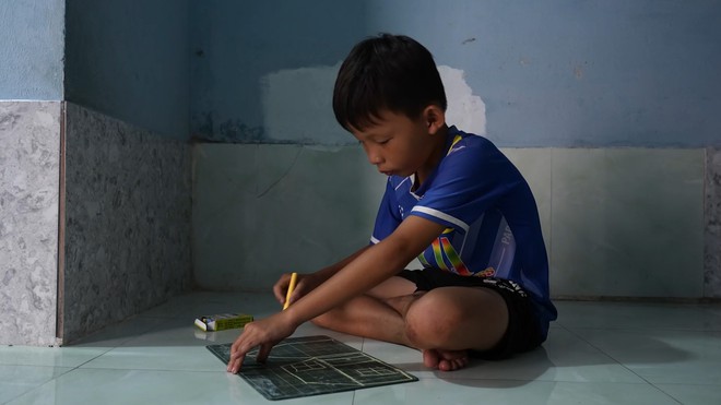 Mái ấm gia đình Việt: Cô bé Bích Trân nhịn đói bữa sáng vì "con quen rồi" - Ảnh 2.