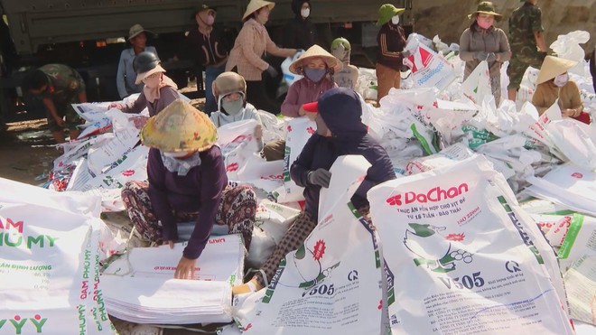 Đà Nẵng: Căng mình chống sạt lở bờ kè An Lương - Ảnh 2.