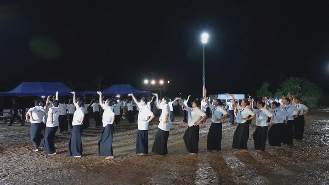 Myanmar: Lễ hội thường niên Tazaundaing đánh dấu kết thúc mùa mưa - Ảnh 1.