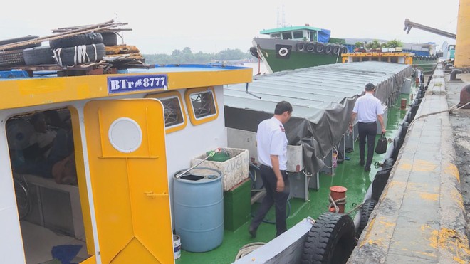 TP. Hồ Chí Minh tăng cường đảm bảo an toàn giao thông đường thủy mùa mưa bão - Ảnh 3.