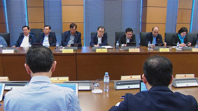 Đại biểu Quốc hội góp ý dự thảo Văn kiện Đại hội XIV của Đảng - Ảnh 4.